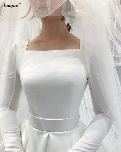 Elegant Princess Ball Gown Wedding Dress Square Collar Luxury Satin Simple Vintage Long Sleeve Bride Gowns with Tulle Veils