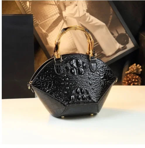 2024 New Fashionable Hard Shell Women's Bag Large Air Niche Design Shell Single Shoulder Slant Cross Crocodile Pattern Handbag