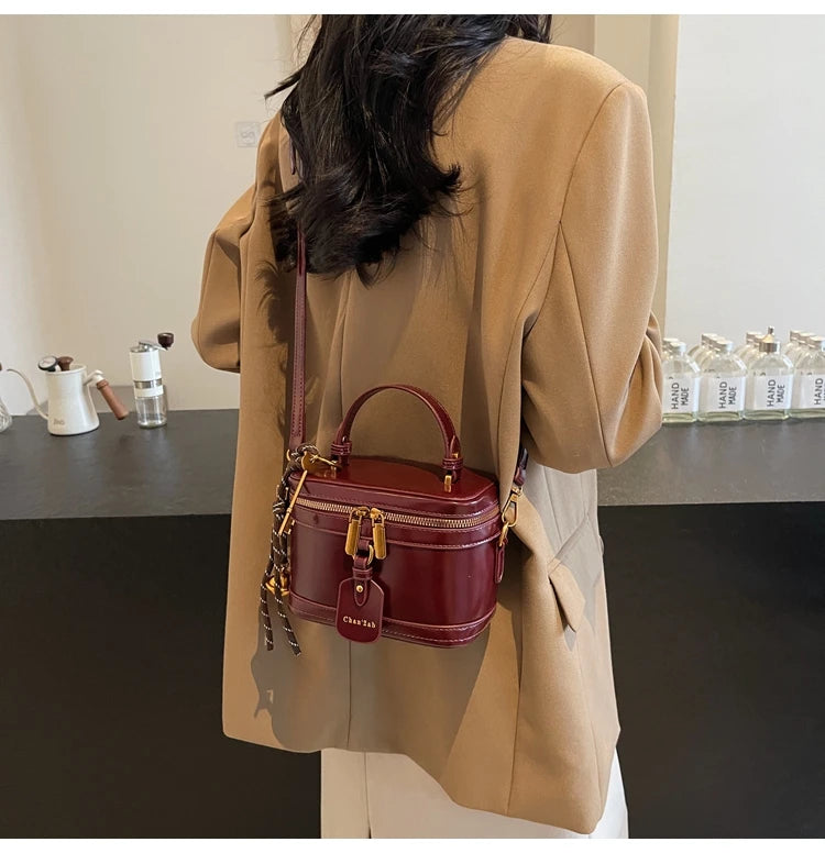 Luxury Burgundy Crossbody Bag 2025 New Women's Double Zipper Letter Design Underarm Bags Elegant High End Ladies Handbag Trend