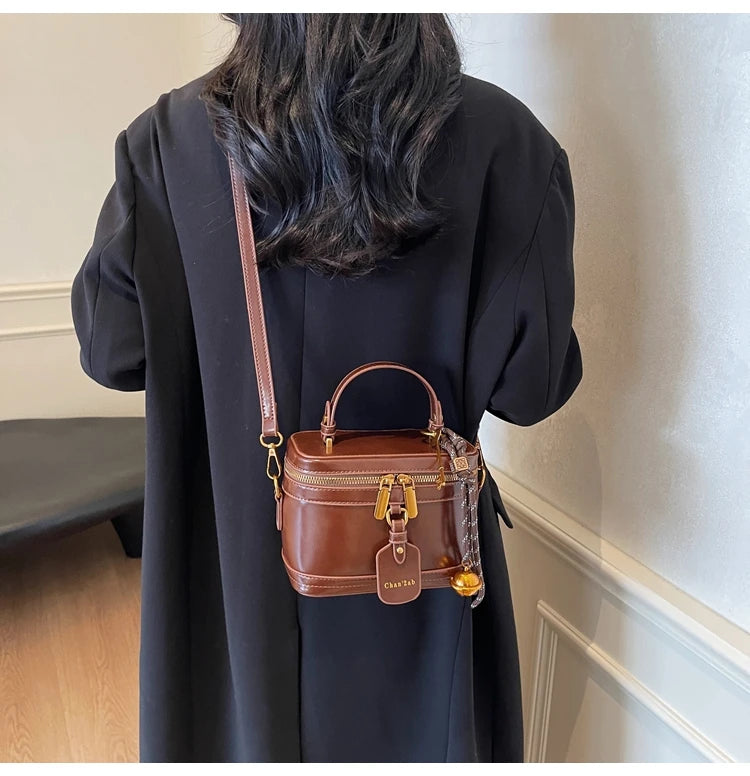 Luxury Burgundy Crossbody Bag 2025 New Women's Double Zipper Letter Design Underarm Bags Elegant High End Ladies Handbag Trend