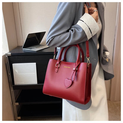 Luxury Designer Red Shoulder Bag Women's Wedding Bags 2023 New Fashion Tassel Crossbody Bag Large Capacity Bride Handbags