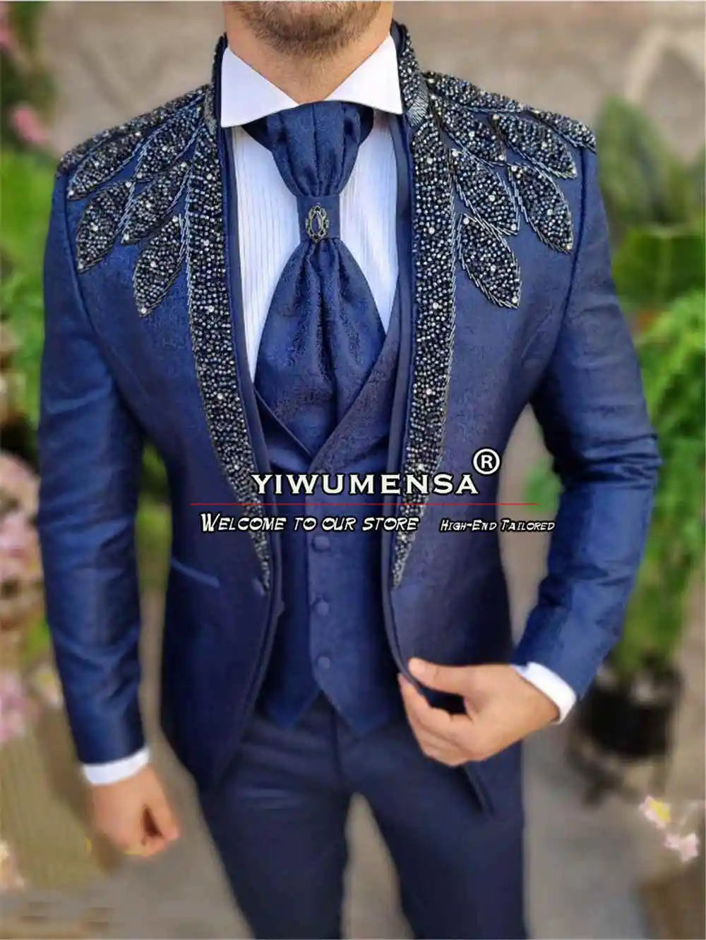 Luxury Navy Blue Mens Suits For Wedding Sparkling Stones Groomsman Tuxedos Custom Made Crystals Beaded Artists Prom Blazer Sets