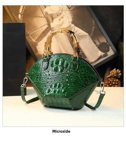 2024 New Fashionable Hard Shell Women's Bag Large Air Niche Design Shell Single Shoulder Slant Cross Crocodile Pattern Handbag