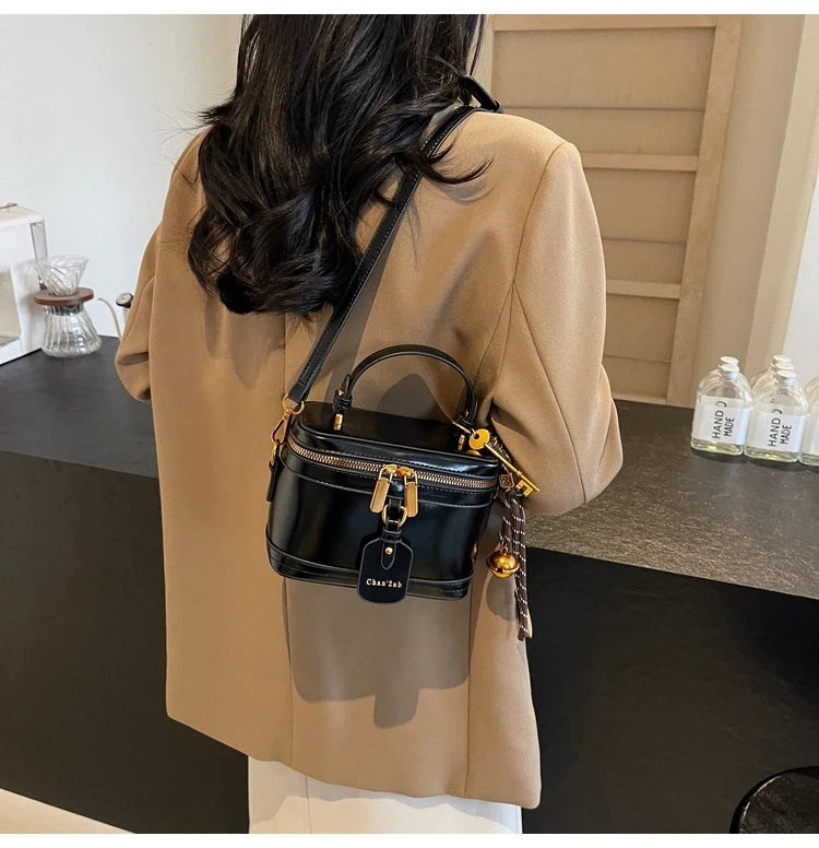 Luxury Burgundy Crossbody Bag 2025 New Women's Double Zipper Letter Design Underarm Bags Elegant High End Ladies Handbag Trend