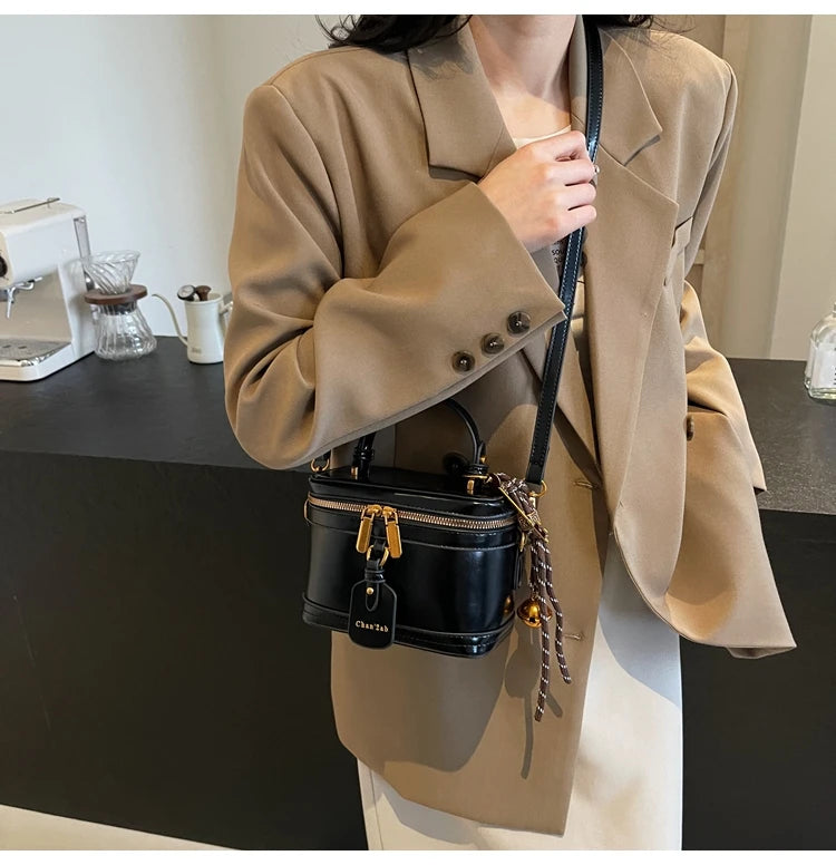 Luxury Burgundy Crossbody Bag 2025 New Women's Double Zipper Letter Design Underarm Bags Elegant High End Ladies Handbag Trend