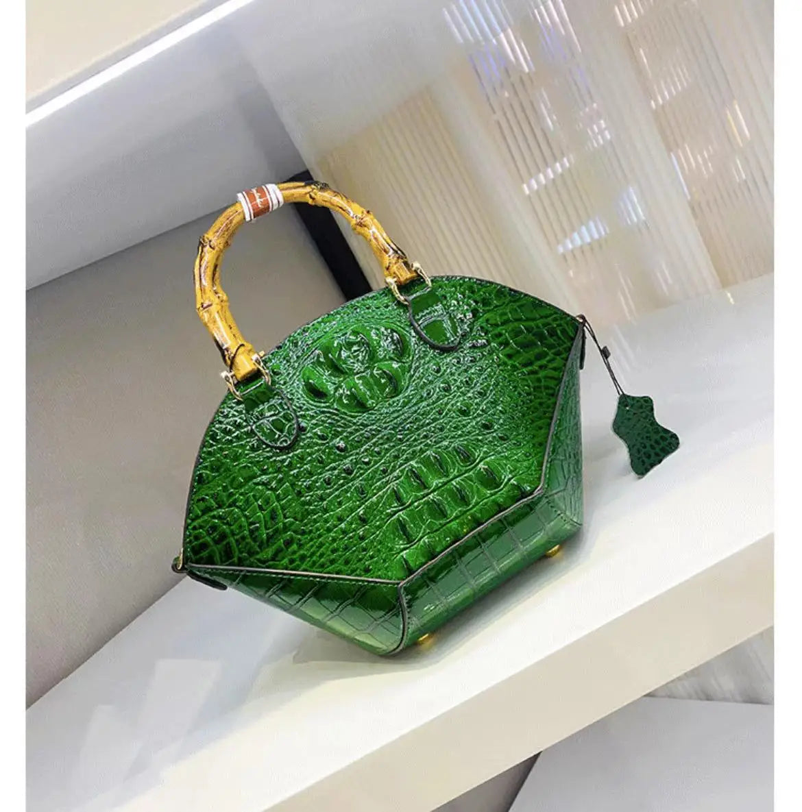 Luxury Designer Brand High Quality Cowhide Crocodile Fashion Bamboo Handbag for Women Shell Shoulder 가방 Crossbody Bag Hot Sale