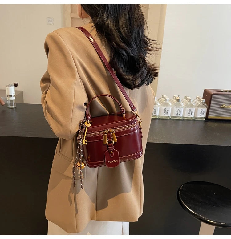 Luxury Burgundy Crossbody Bag 2025 New Women's Double Zipper Letter Design Underarm Bags Elegant High End Ladies Handbag Trend