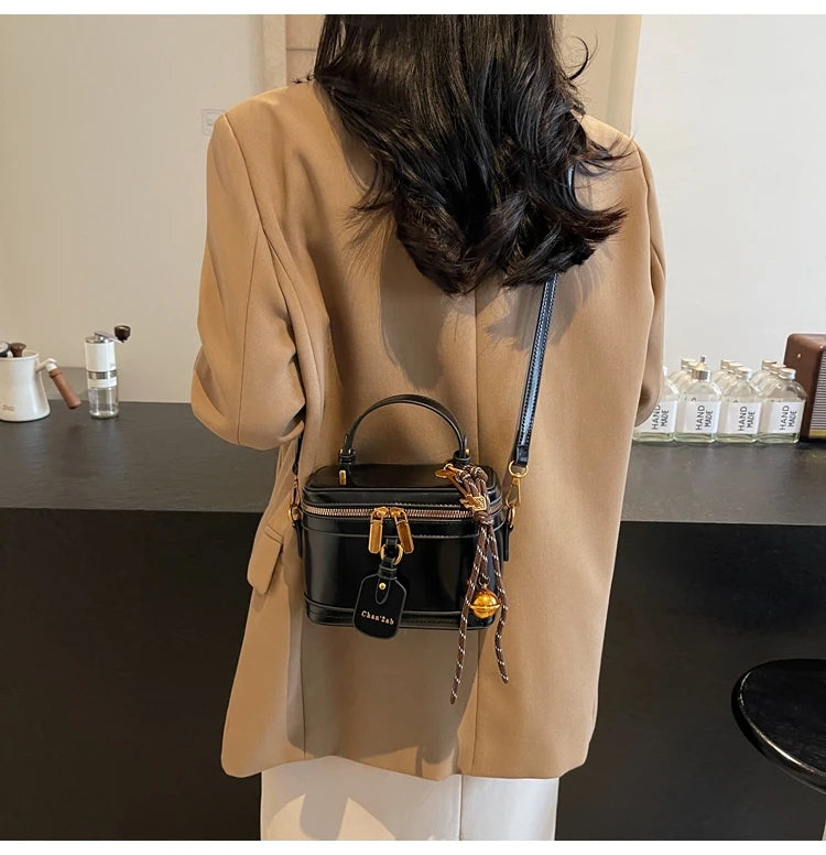 Luxury Burgundy Crossbody Bag 2025 New Women's Double Zipper Letter Design Underarm Bags Elegant High End Ladies Handbag Trend