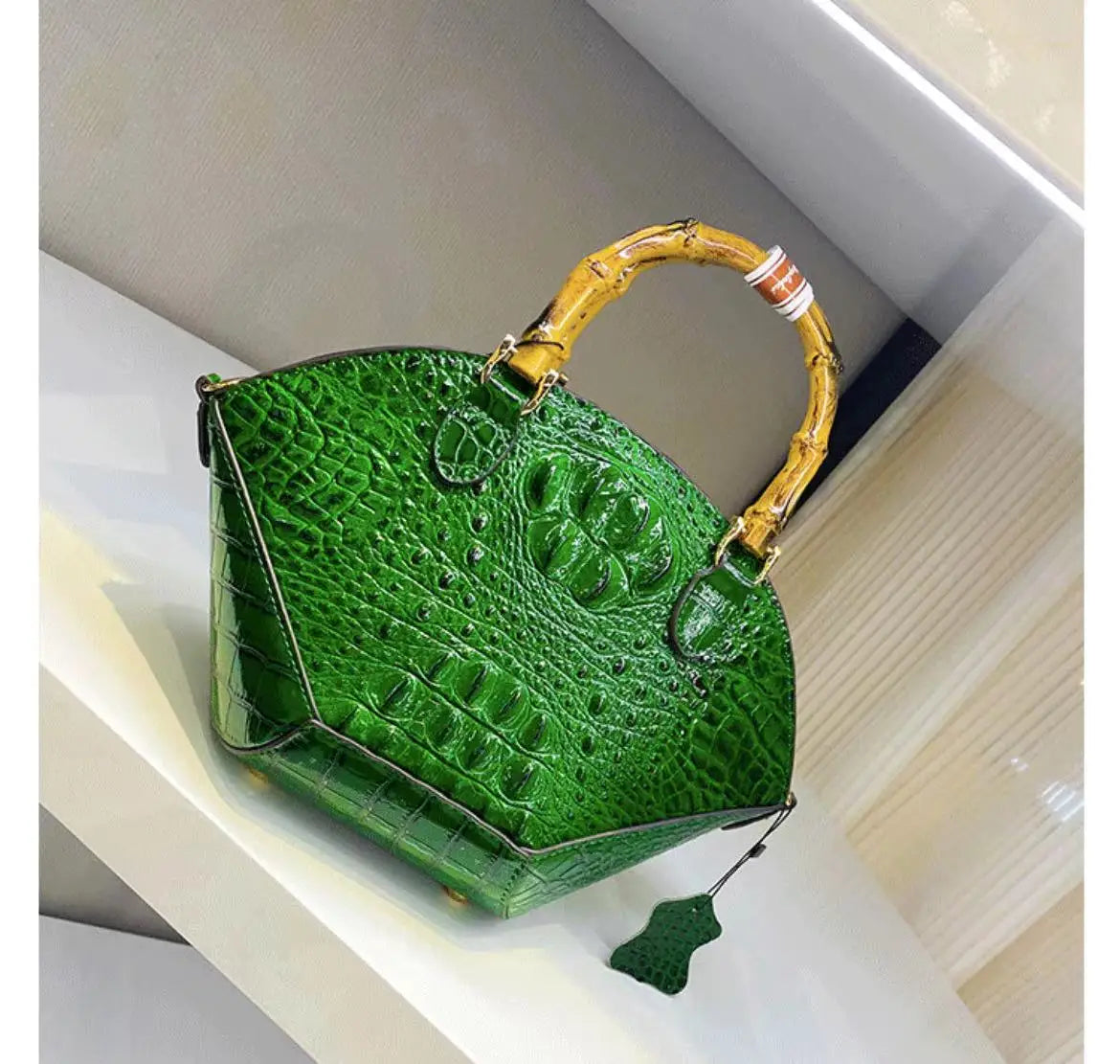 Luxury Designer Brand High Quality Cowhide Crocodile Fashion Bamboo Handbag for Women Shell Shoulder 가방 Crossbody Bag Hot Sale