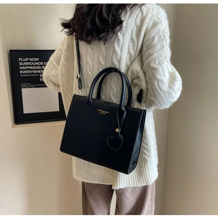 Fashionable Lightweight Solid Color Luxury Crossbody Bag Versatile Shoulder Bag Large Capacity Handheld Tote Bag For Women