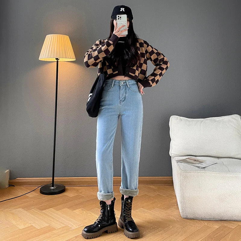 Women Straight Trousers Beige Keep Warm Fur Denim Jeans Thick Velvet Herm Pants Casual Vintage Female Winter Fleece Baggy Pants