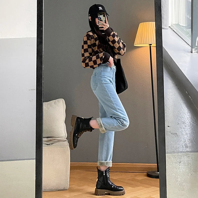 Women Straight Trousers Beige Keep Warm Fur Denim Jeans Thick Velvet Herm Pants Casual Vintage Female Winter Fleece Baggy Pants