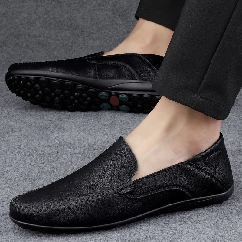 Men's fashion leather shoes four season soft sole non slip outdoor plus size casual leather shoes business party Joker tide shoe