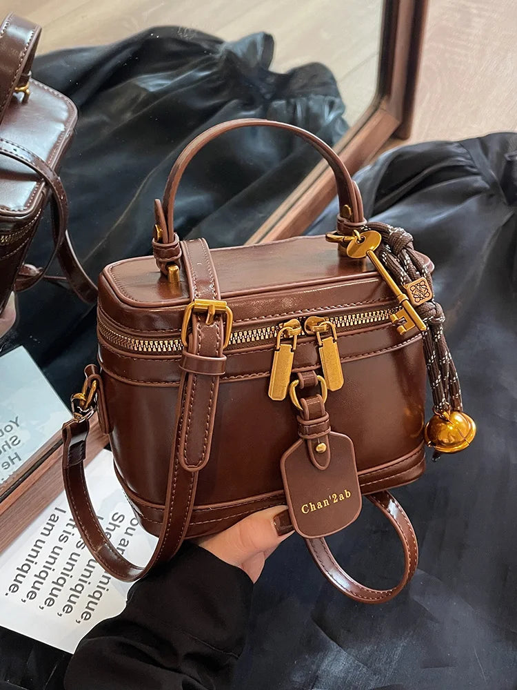 Luxury Burgundy Crossbody Bag 2025 New Women's Double Zipper Letter Design Underarm Bags Elegant High End Ladies Handbag Trend